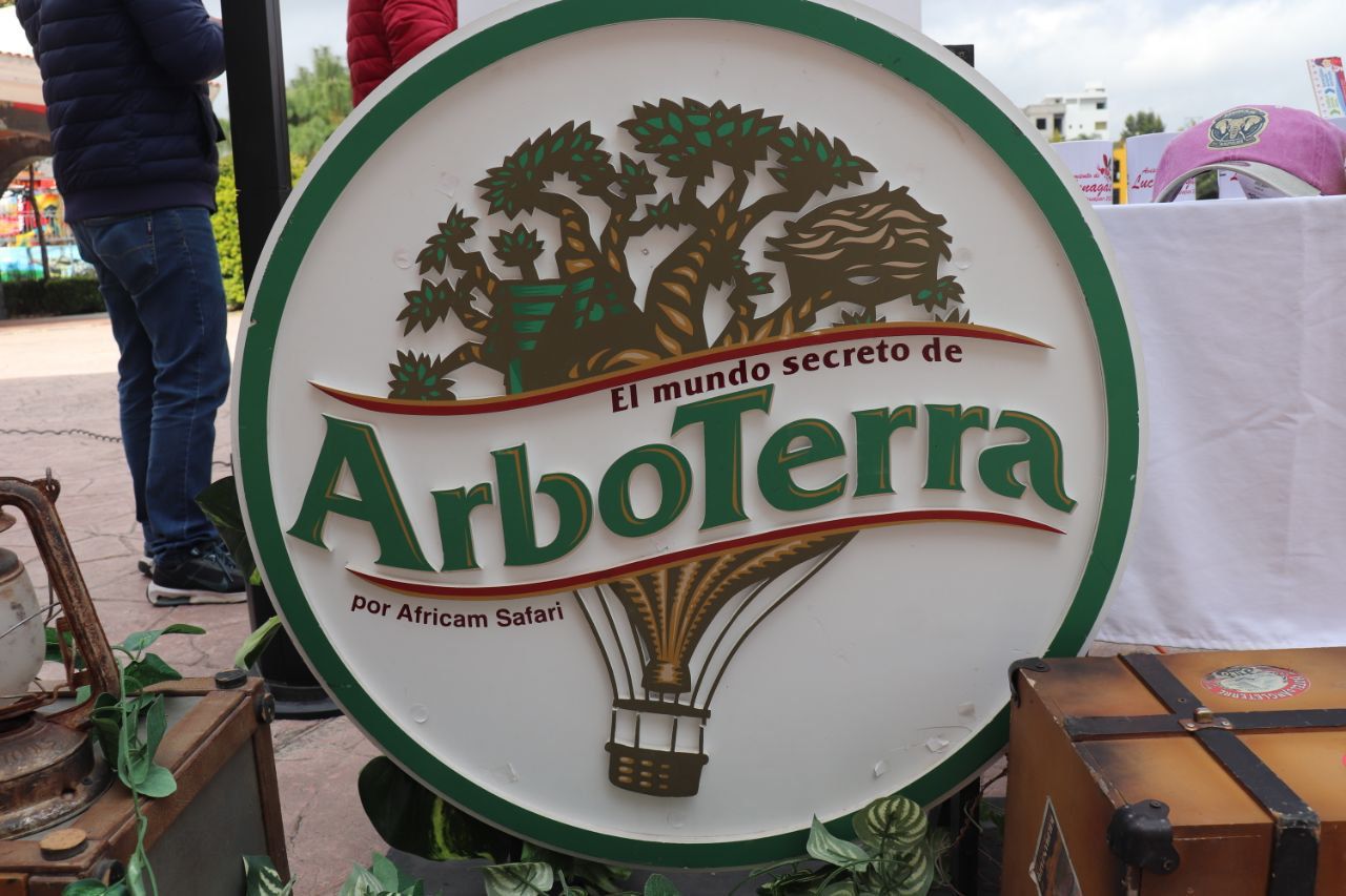 Por: Cortesía Lula Pineda Ayuntamiento de Cuautlancingo y Africam Safari lanzan campaña "Verde Navidad"