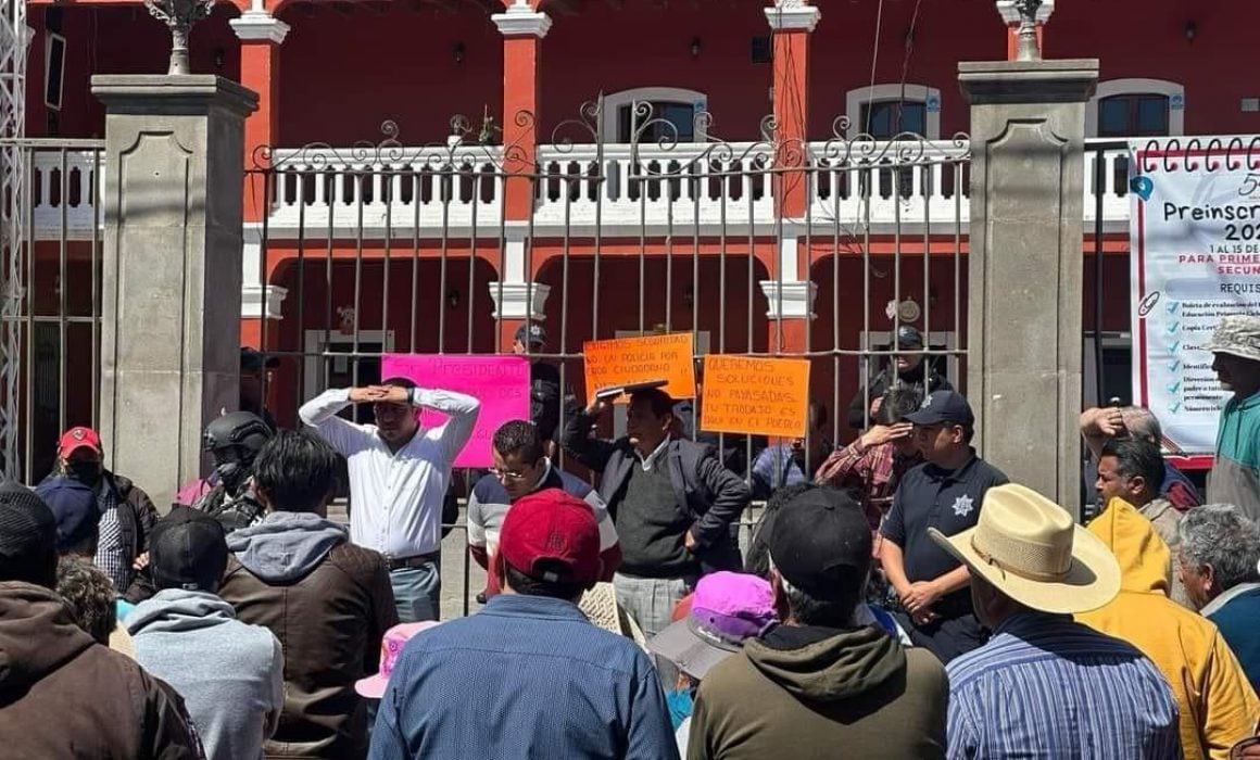 Protesta en Nanacamilpa, ciudadanos exigen acciones contra la inseguridad
