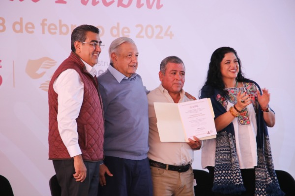 AMLO entrega Patrimonio Cultural de Puebla dañado por sismo del 19-S