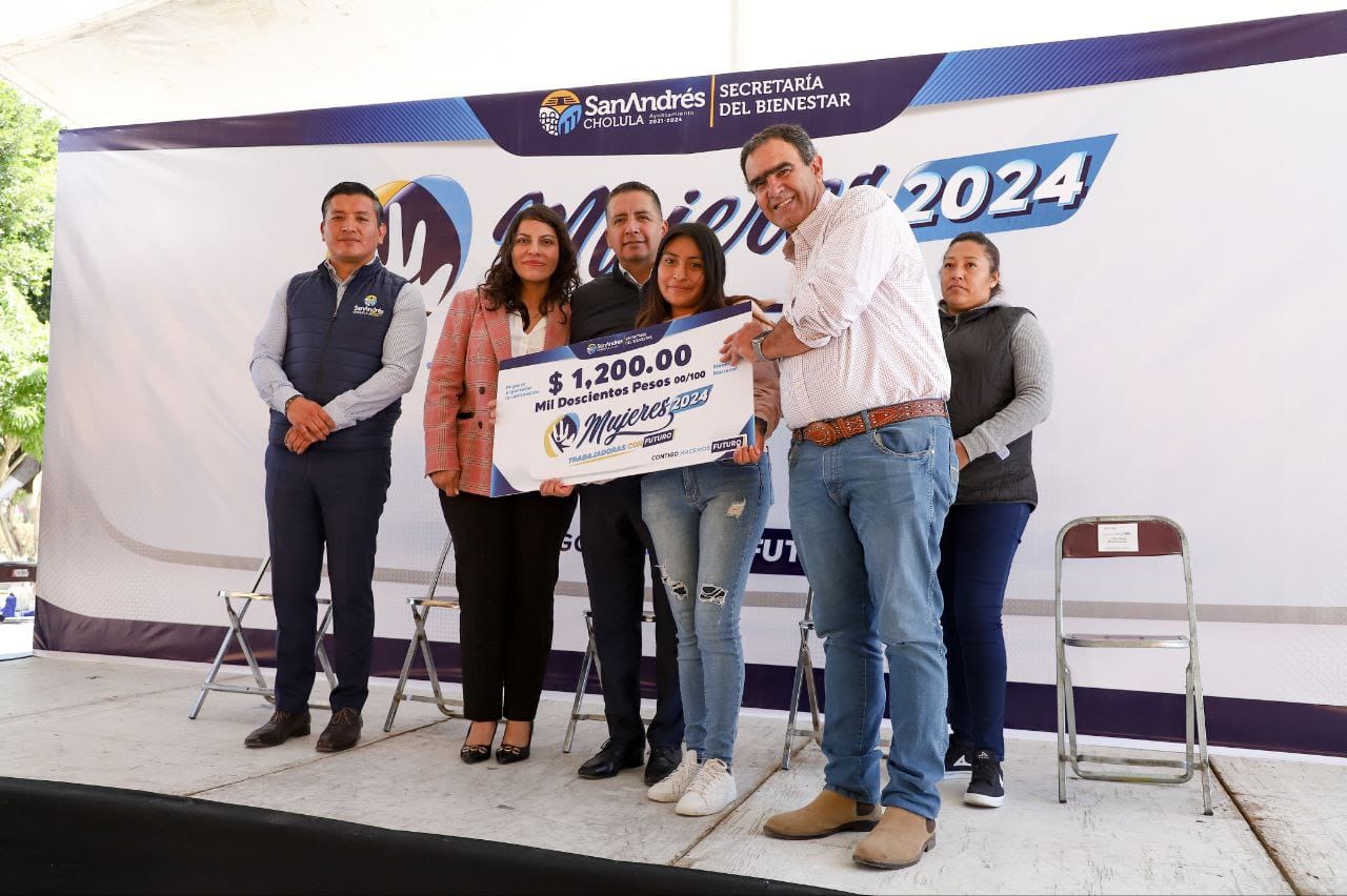Comunicado oficial Entrega Mundo Tlatehui mil apoyos del programa "Mujeres Trabajadoras con Futuro"