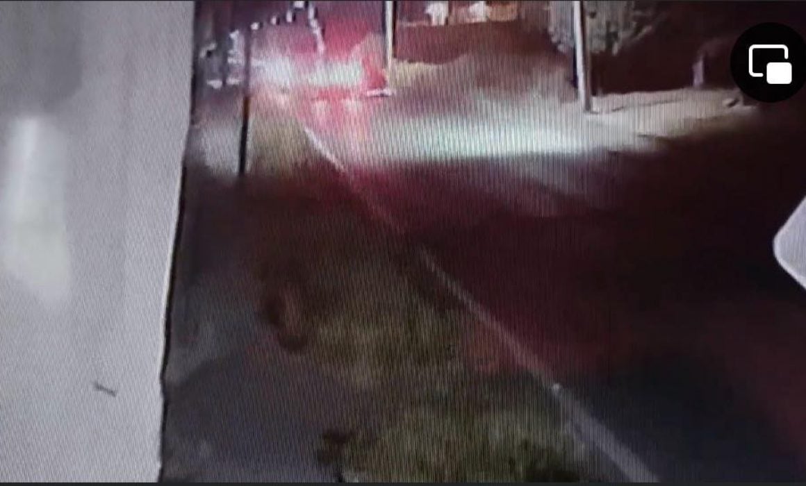 Presunta patrulla de la SSC custodió tráiler con migrantes en Cuaxomulco