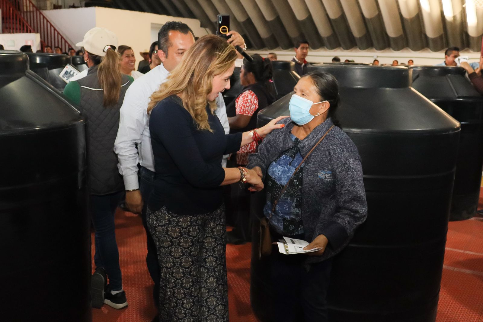 Comunicado oficial Gobierno de Cholula entrega 550 depósitos de agua