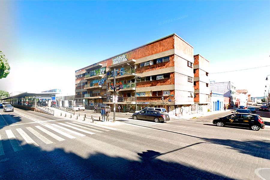 Advierte Ayuntamiento multa por desprendimiento de fachada en edificio de la 11 Sur y 7 Poniente