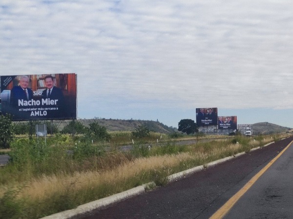 Por: Cortesía Plantean reforma para reducir presencia de espectaculares en Puebla