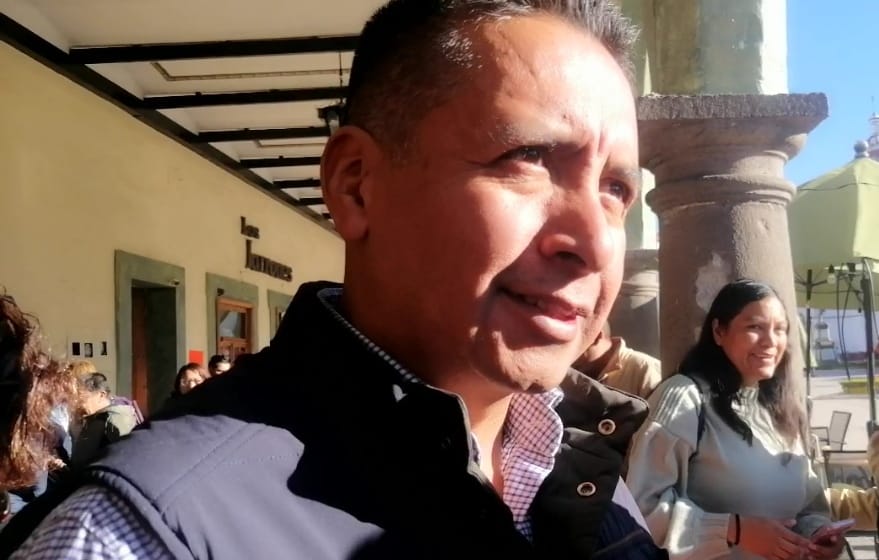 Por: Cortesía Lula Pineda En puerta apertura de centro de votación para elegir candidato albiazul en San Andrés Cholula: Edmundo Tlatehui