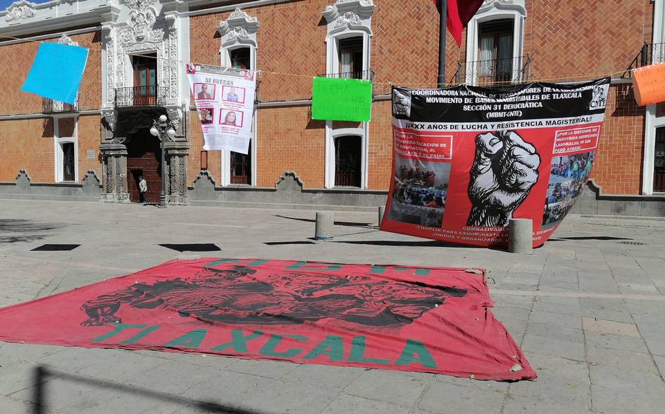 Por: Cortesía Por incumplimientos, protesta MBMT frente a Palacio de Gobierno