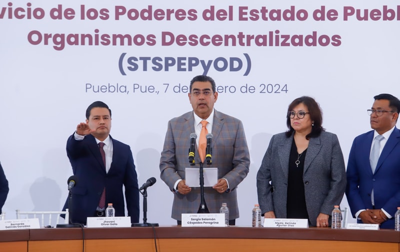 Por: Cortesía En Puebla, garantizados derechos de trabajadores al servicio del estado, refrenda Sergio Salomón