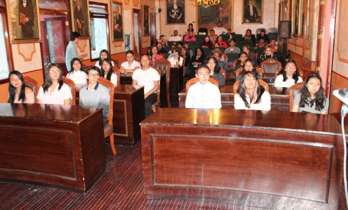 Por: Cortesía Reconoce Ayuntamiento capitalino a jóvenes destacados