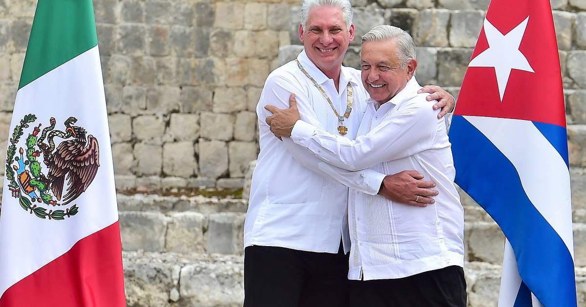 Por: Cortesía Gobierno de México contrata 2,700 médicos especialistas de Cuba