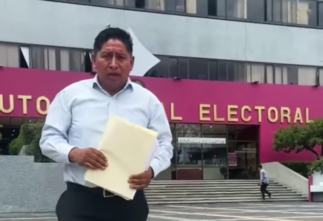 Demetrio Romero denuncia fraude electoral y se une a movilización en defensa del voto de Roxana Luna