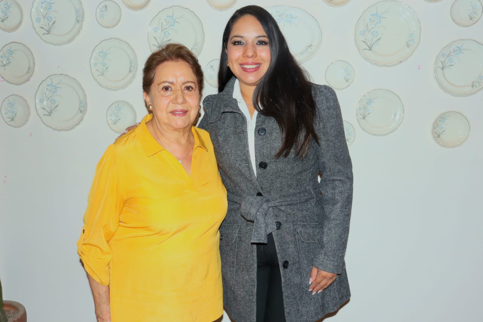 Por: Cortesía Lula Pineda Tonantzin Fernández convive con pioneras de la política en San Pedro y San Andrés Cholula