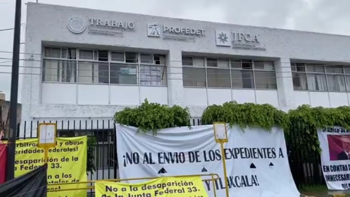 Por: Cortesía Cumplen un mes protestas contra cierre de Junta de Conciliación en Puebla