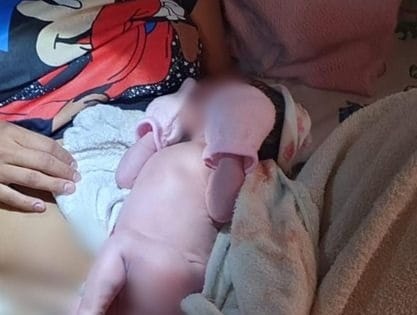 Por: Cortesía Lula Pineda Héroes sin capa! bomberos y paramédicos de San Andrés Cholula asisten en un parto de emergencia