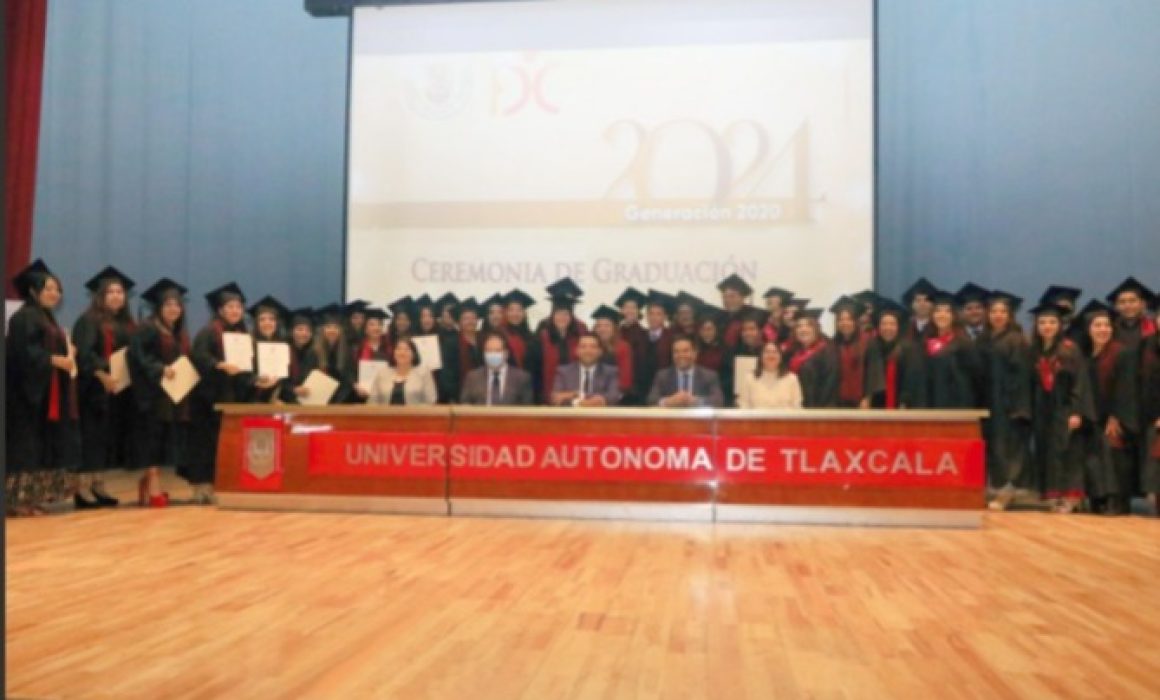 Por: Cortesía Graduó UATX a profesionistas en el área del desarrollo humano