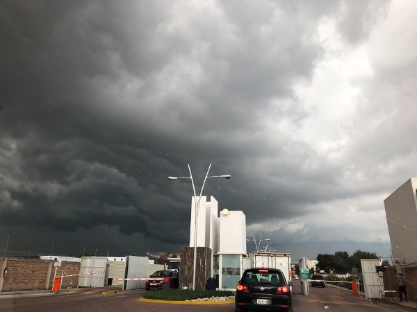 Por: Cortesía Lluvia deja daños en edificios de Finanzas y otros tres municipios