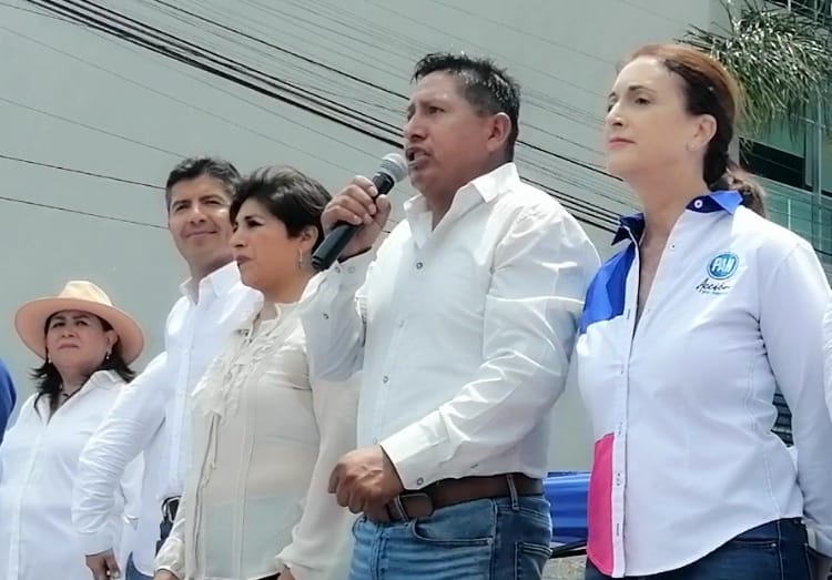 Por: Cortesía Lula Pineda Roxana Luna y Demetrio Romero encabezan marcha por la dignidad y defensa del voto