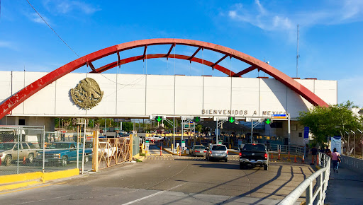 Por: Cortesía Familia estadounidense es detenida por intentar cruzar armas a México