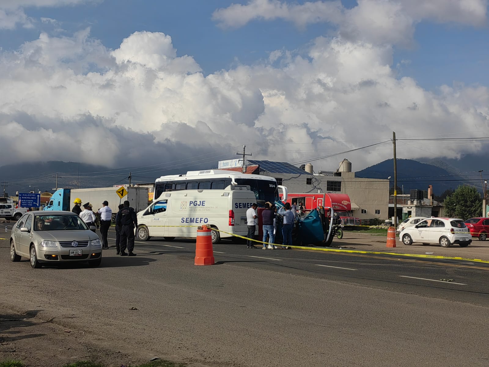 Por: Cortesía Mueren dos jóvenes en aparatoso choque sobre la Apizaco-Tlaxco