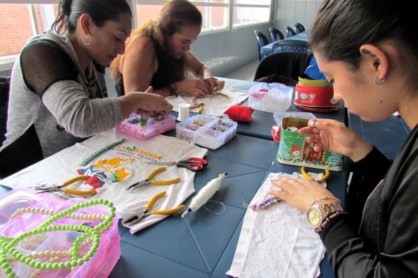 Convocatoria del Sistema Municipal DIF para talleres de bisutería y computación para adultos mayores