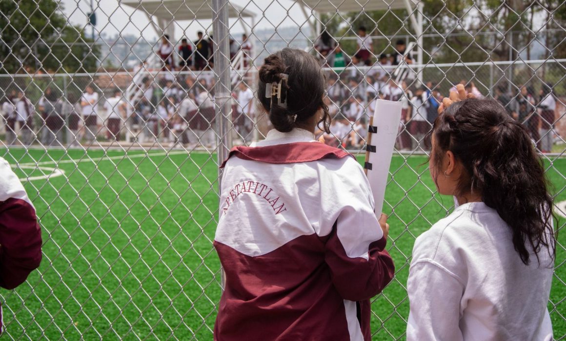 Entrega alcalde de Apetatitlán cancha de futbol rápido