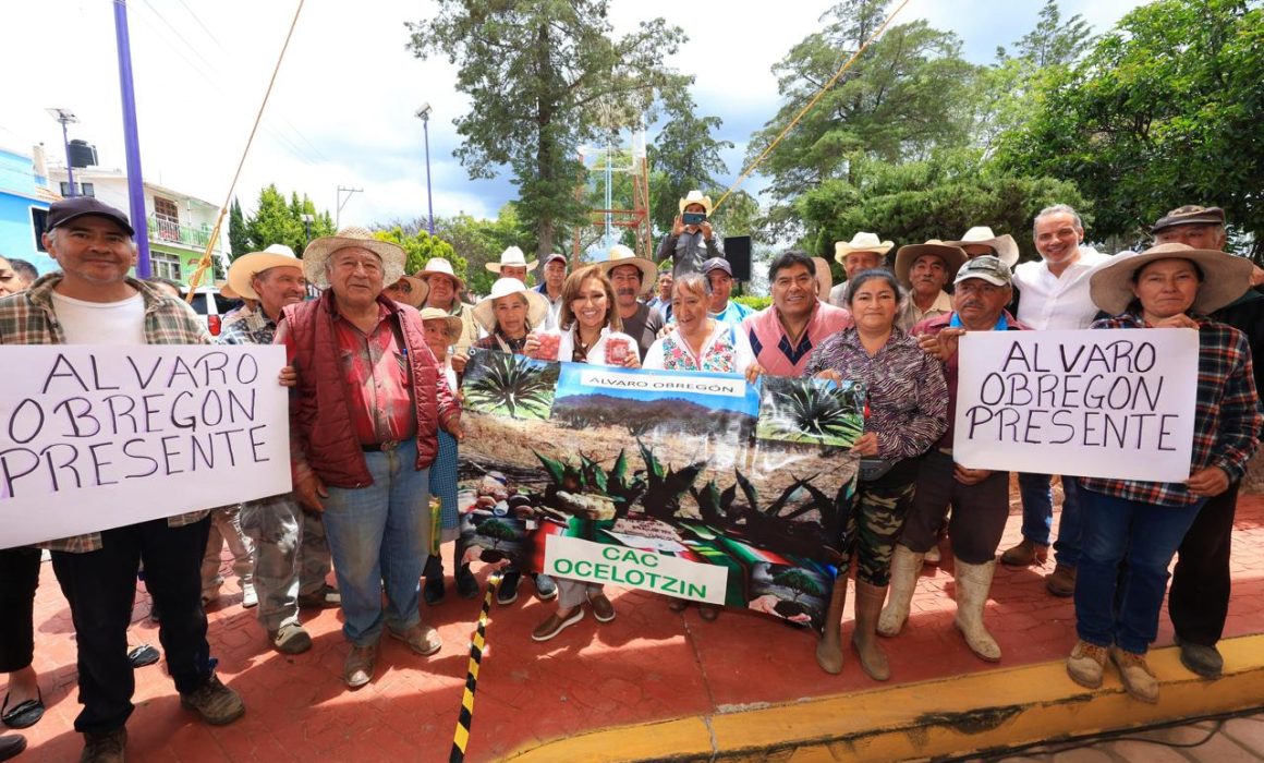 Lorena Cuéllar entrega obras en Españita y Tecopilco