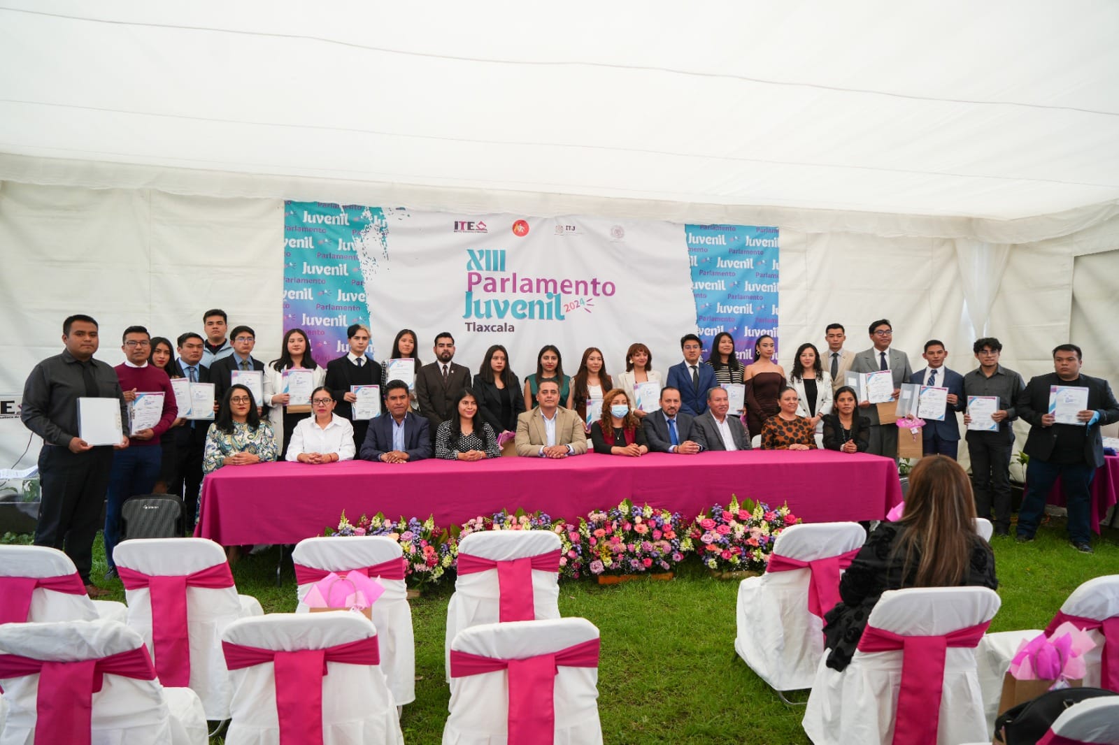 Reconoce ITE e ITJ a representantes de Parlamento Juvenil