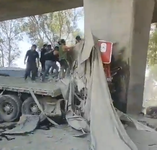 Por: Cortesía Conductor de tráiler muere al chocar en la México-Puebla