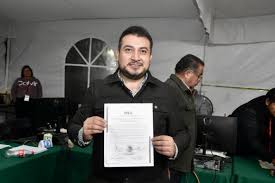 Chava Santos recibe constancia de mayoría como presidente municipal de Huamantla