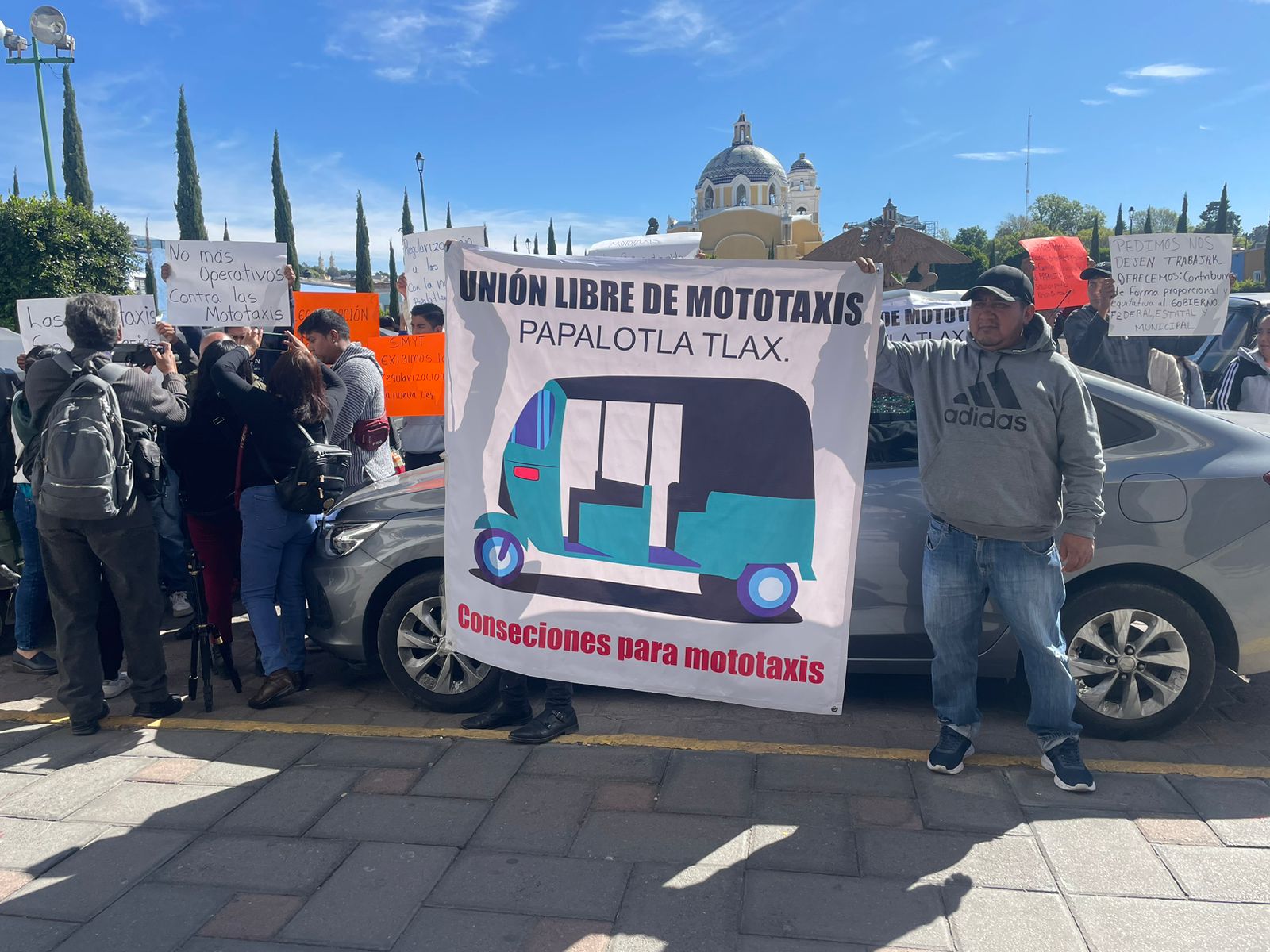 Gobierno Estatal Condona Derechos de Transporte Público a Cambio de Mototaxis