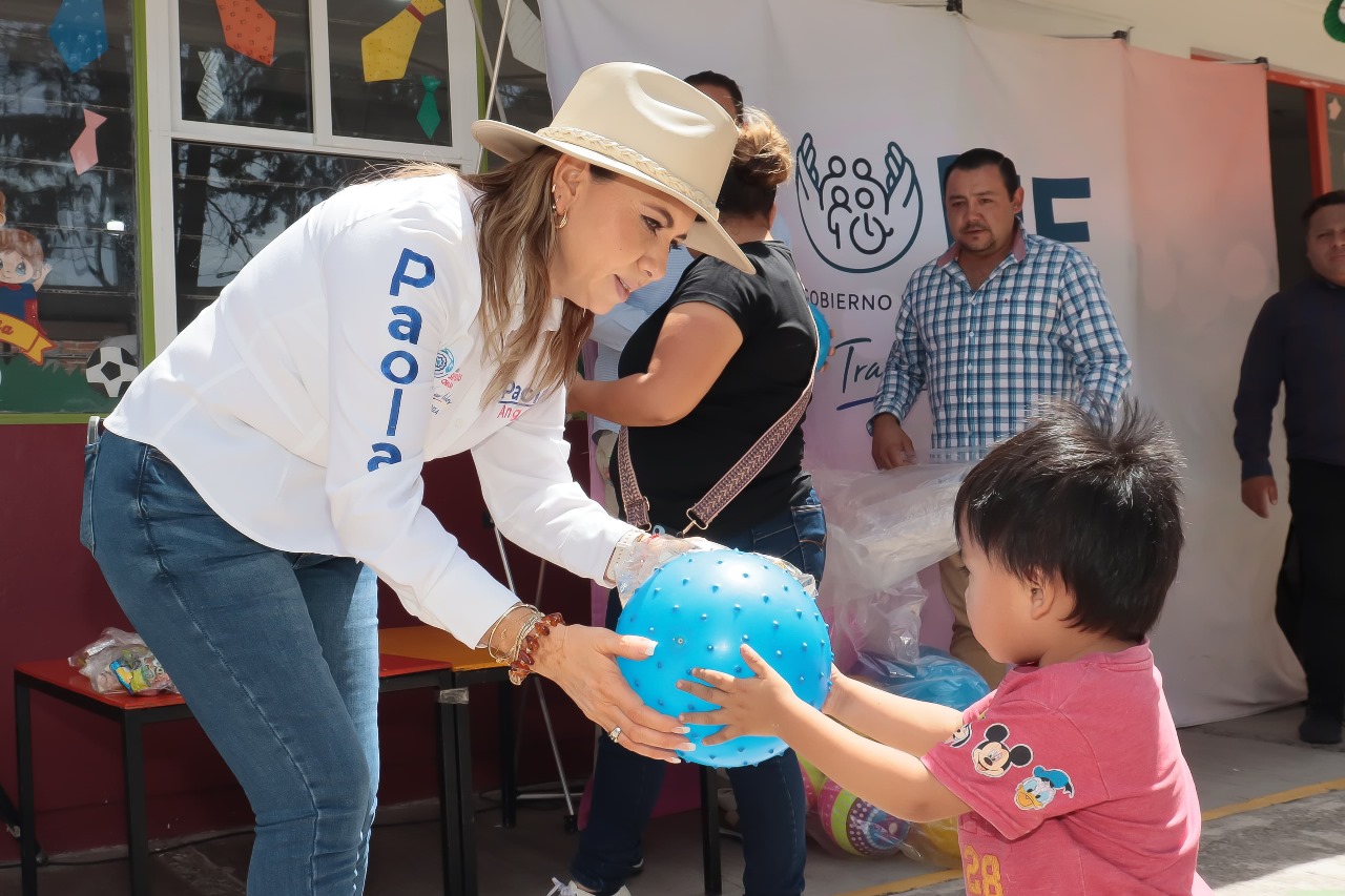comunicado oficial  Recorre Paola Angon CAICS del municipio para festejar a la infancia cholulteca
