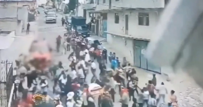 Por: Cortesía Conductor atropella a al menos 12 personas en Tepeaca, Puebla