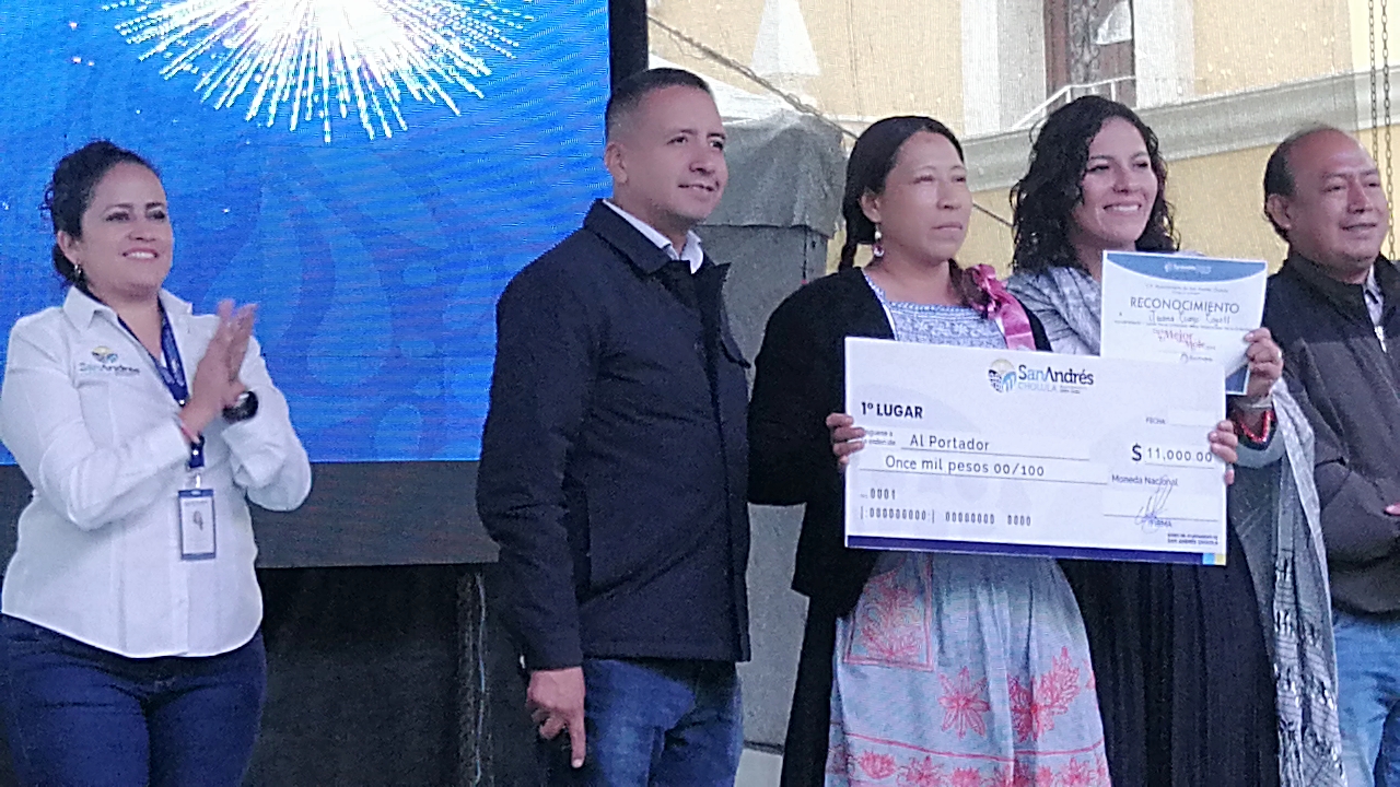 Por: Cortesía Lula Pineda Juana Cuaya gana primer lugar en el concurso "Tu Mejor Mole"