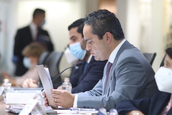 Dos exfuncionarios del gobierno están involucrados en desvío de recursos y encubrimiento por caso Accendo