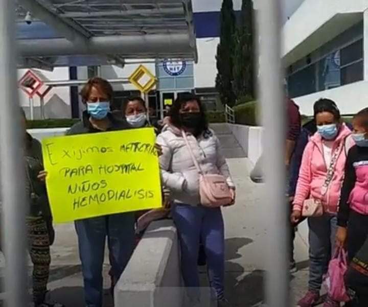 Por: Especial  ¿Y la cobertura? Exigen padres de familia insumos para Hemodiálisis en el HIT
