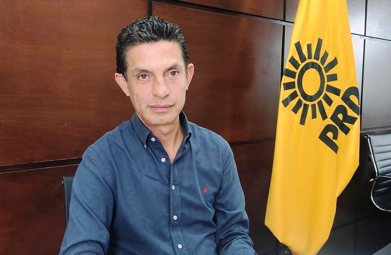 Carlos Martínez Amador lamenta posible pérdida del registro del PRD en Puebla