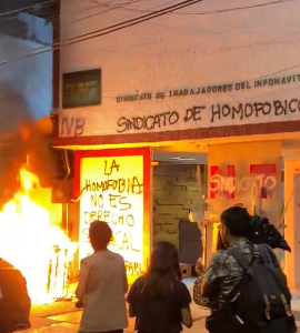 Por: Cortesía Vandalizan sindicato del Infonavit por homofobia