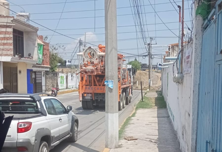 Por: Cortesía Lula Pineda Retiran maquinaria de perforación de pozo en Xoxtla tras protestas