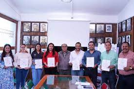 Reciben candidatos a diputados locales del PRI constancia