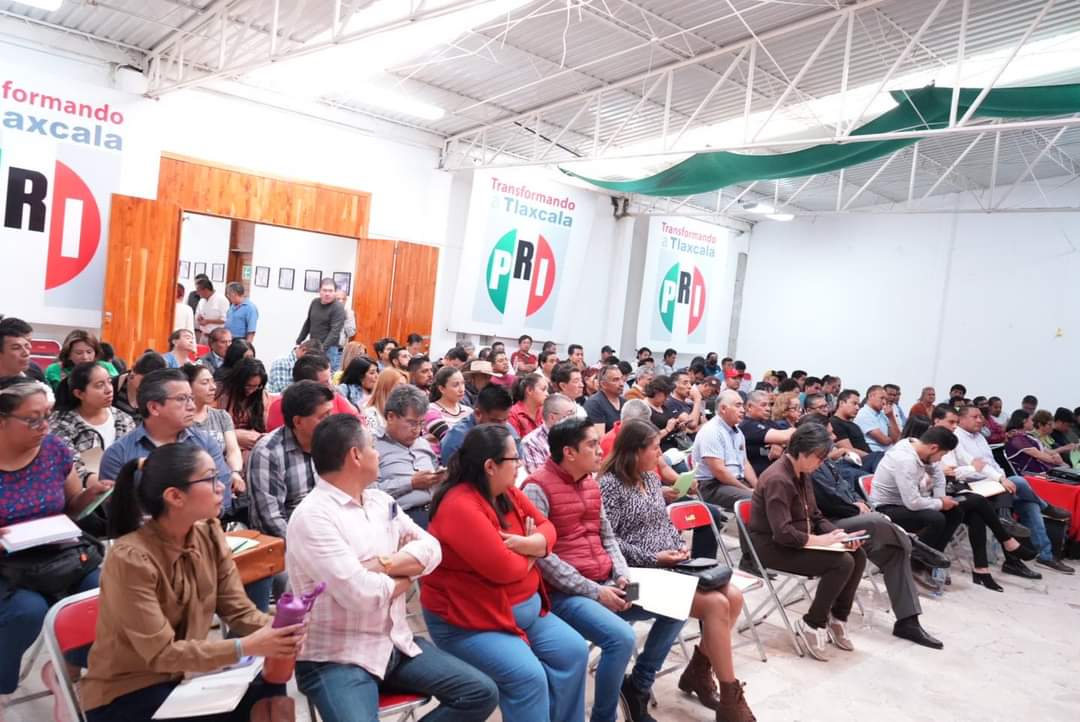 Por: Especial  Oficializa PRI Tlaxcala a aspirantes pluris, tunden a Padilla y Águila en redes sociales