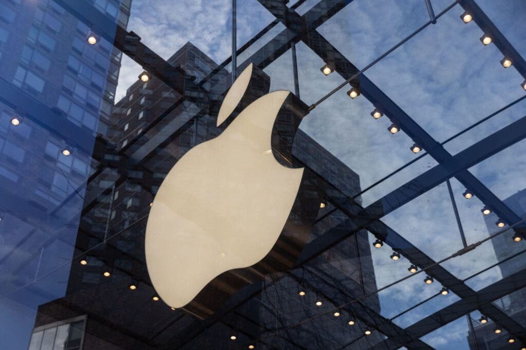 Por: Cortesía Multan a Apple por 1.950 millones de dólares
