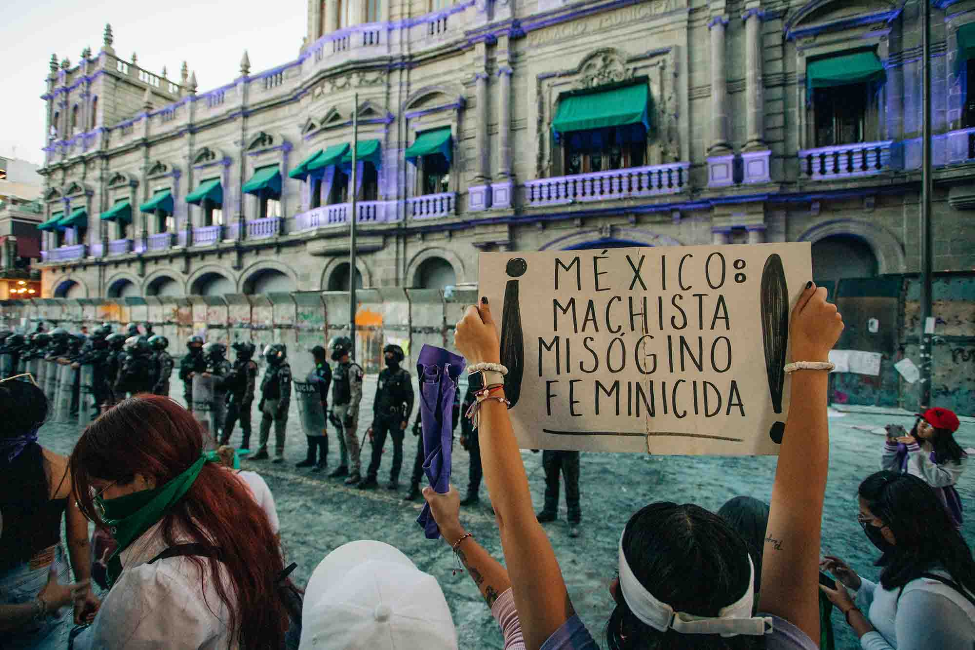 Por: Cortesía Marcha del 8M en Puebla: Mujeres unidas exigenacciones concretas contra la violencia de género