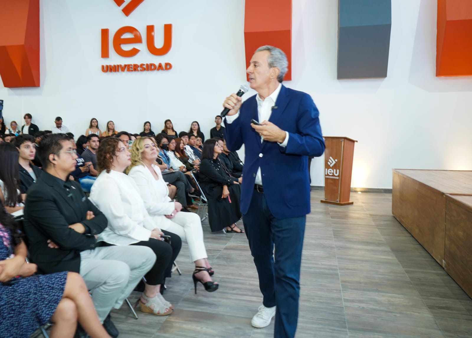 "Pepe Chedraui se compromete a integrar a los jóvenes en la toma de decisiones políticas