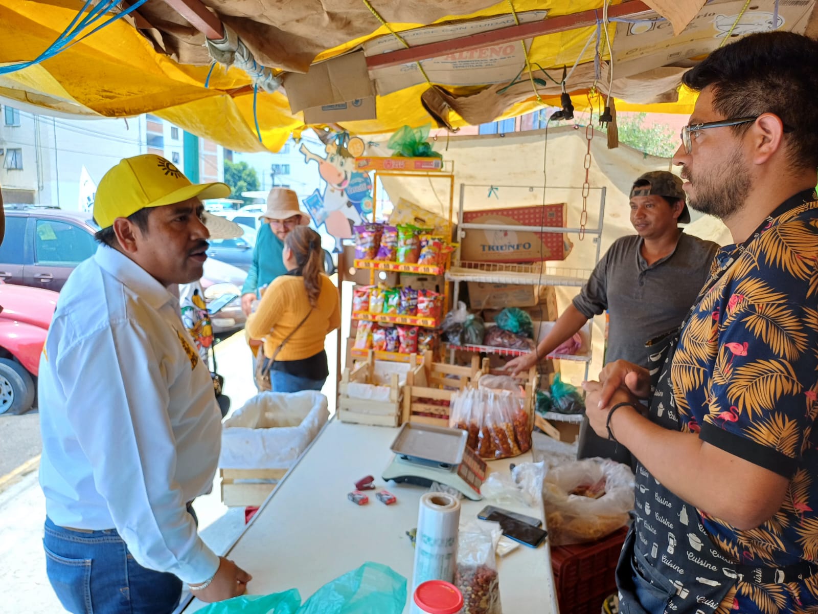 Continúa Alejandro Netzahualcóyotl obteniendo apoyo de chiautempenses