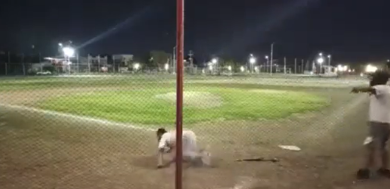 Por: Cortesía Balacera durante partido de softbol en Nuevo León
