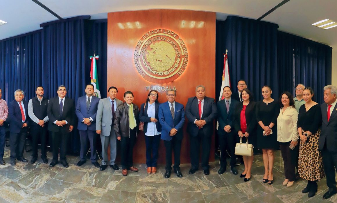 Inscribirán el nombre de la UATx en el muro de honor del Congreso del Estado