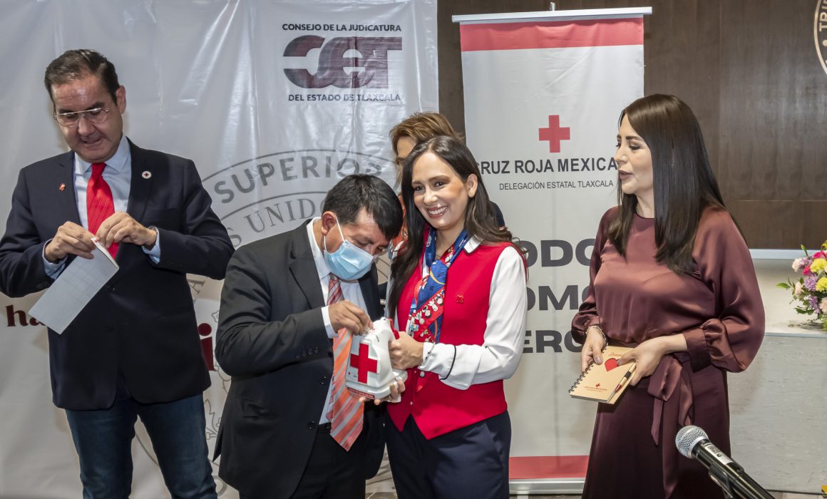 Por: Cortesía Ponen en marcha TSJE y Sedif colecta anual de la Cruz Roja