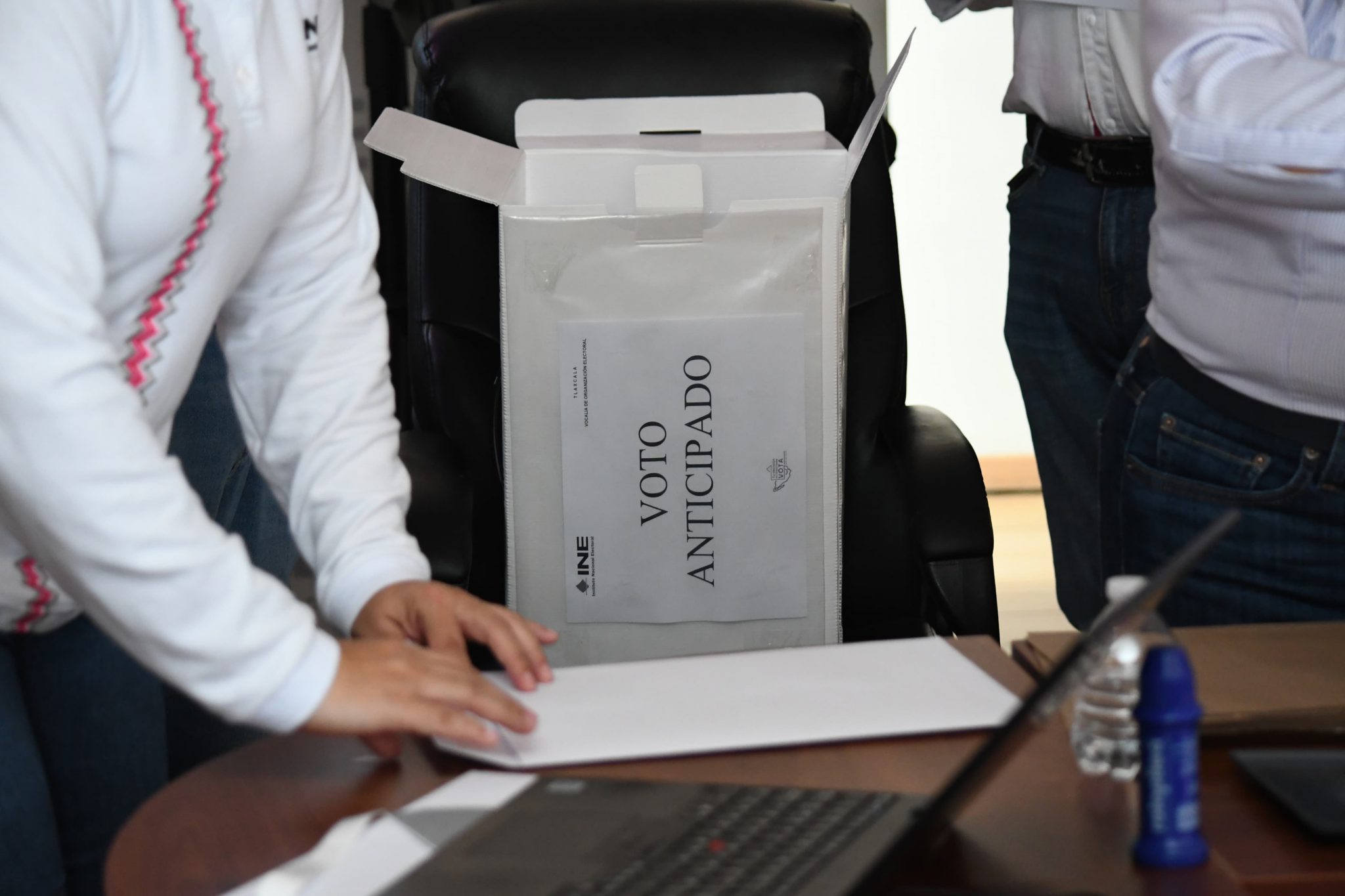 Por: Cortesía Alistan INE e ITE boletas de voto anticipado para 108 tlaxcaltecas