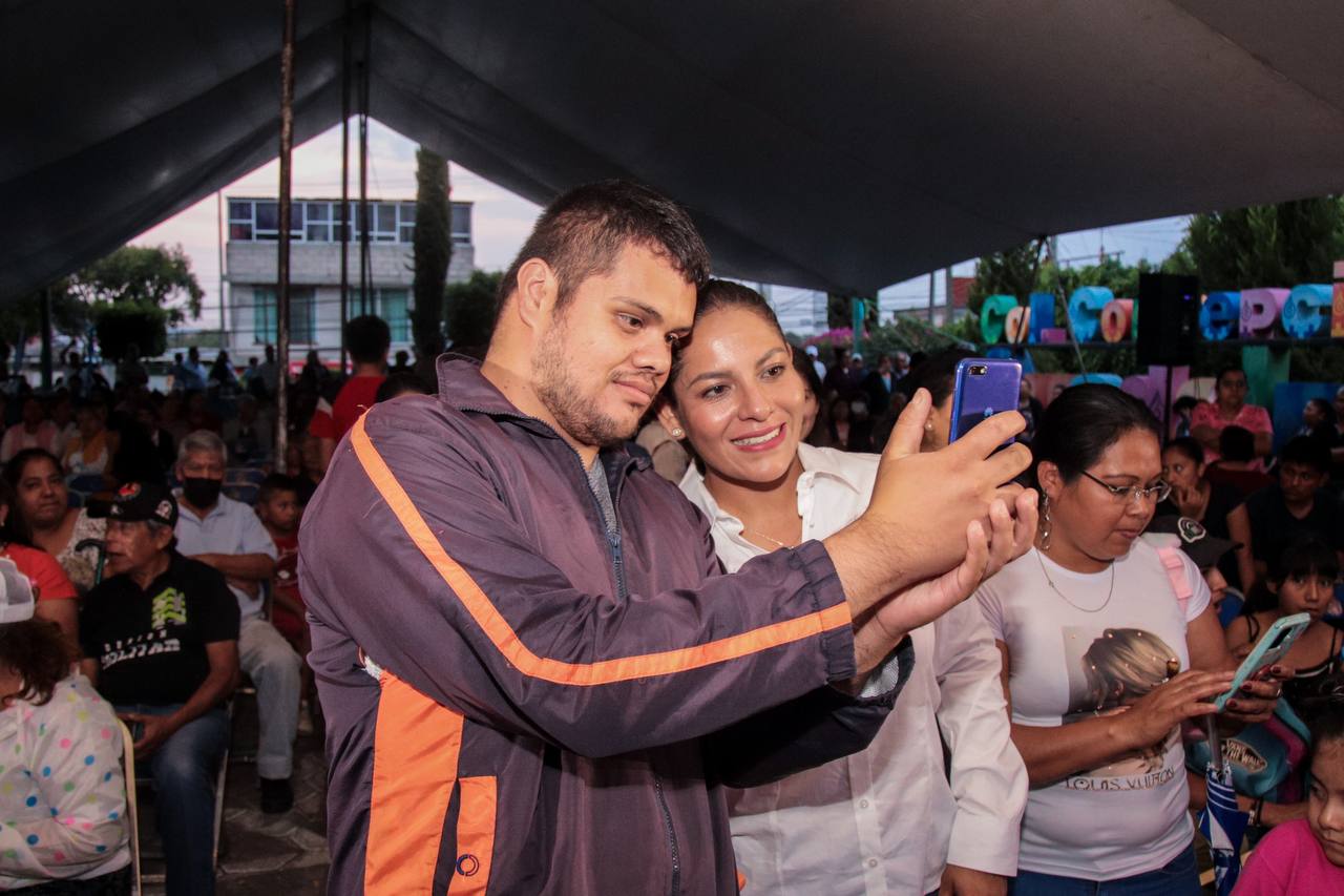 Guadalupe Cuautle visita la colonia Concepción Guadalupe en San Andrés Cholula