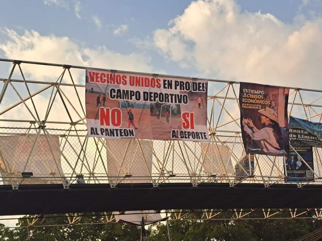 Rechazan en Acuitlapilco construcción de panteón en campo deportivo