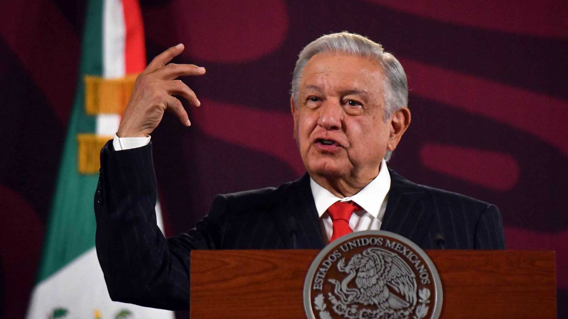 Por: Cortesía AMLO lamenta accidente del escenario en evento de MC